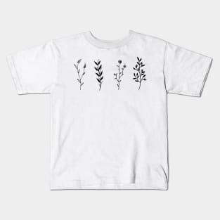 Leafs in a line Kids T-Shirt